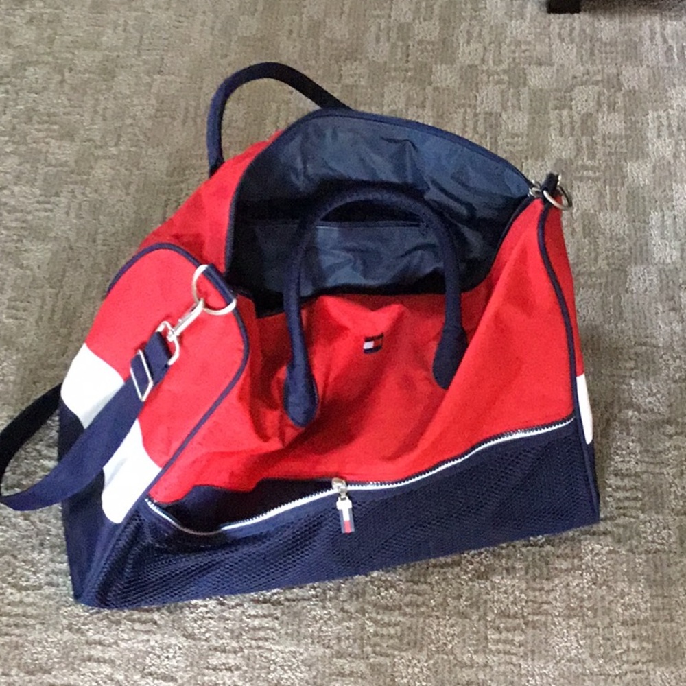 Tommy Hilfiger Duffle Bag/Red wht blue/ 20 in wide